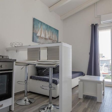 Zorana Apartment Рогозница Екстериор снимка