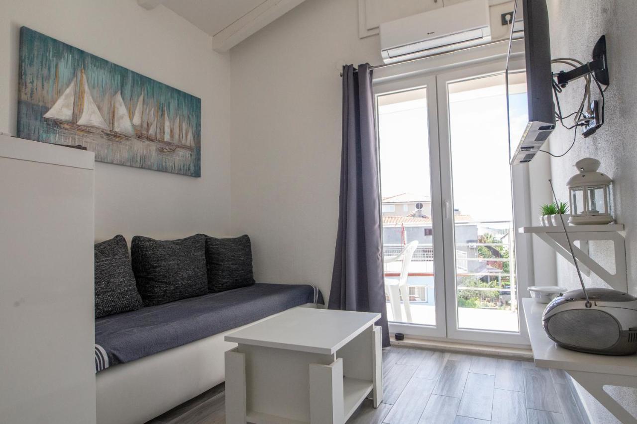 Zorana Apartment Рогозница Екстериор снимка